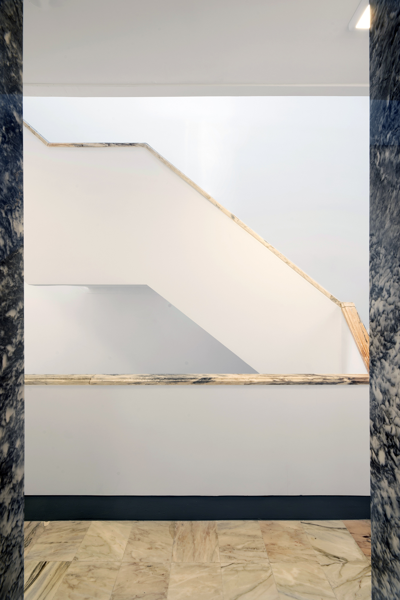 https://www.apparquitectos.com/wp-content/uploads/2022/10/app_maestro-antonio-taborda-1_06.jpg